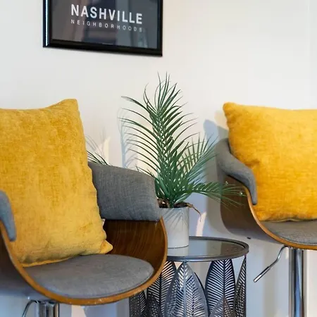 Bohemian Retreat Sleeps 6, Two Miles From Broadway! Apartment Nashville