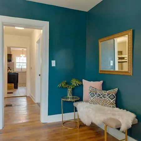 Sleep 8 In Our Cozy Colonial 2miles From Broadway Apartment Nashville