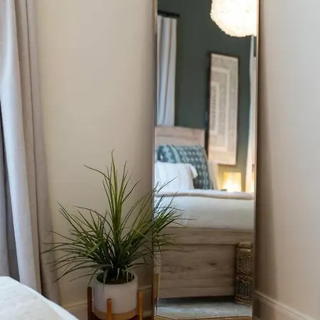 Apartment Sleep 8 In Our Cozy Colonial 2miles From Broadway Nashville