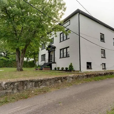 Apartment Sleep 8 In Our Cozy Colonial 2miles From Broadway Nashville