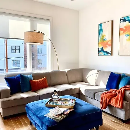 Holiday home Renovated Pink Palace, Walkable Location