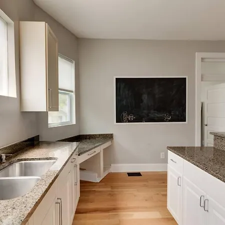 Walkable East Nash 3br With Big Yard Near Local Eats Holiday home *