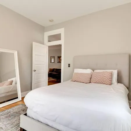 Walkable East Nash 3br With Big Yard Near Local Eats Holiday home Nashville