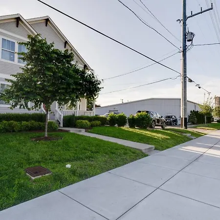 4bd Haven In The Nations, Walk To Bars And Restaurants! Minutes To Broadway! * Nashville