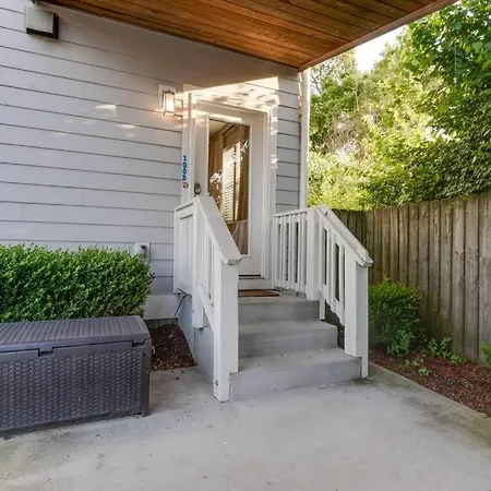 4bd Haven In The Nations, Walk To Bars And Restaurants! Minutes To Broadway! Holiday home Nashville