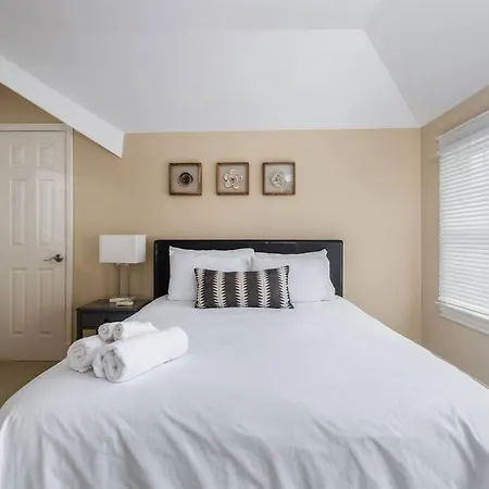 Holiday home Prime Location In 12south, Walkable To Shopping & Dining Nashville
