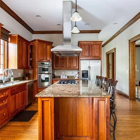 Prime Location In 12south, Walkable To Shopping & Dining * Nashville
