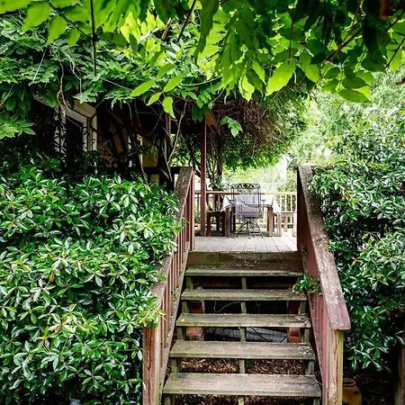 Prime Location In 12south, Walkable To Shopping & Dining
