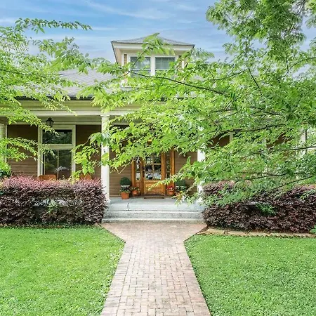 Holiday home Prime Location In 12south, Walkable To Shopping & Dining Nashville