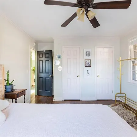 Hot Tub, Ev, Minutes To Opry, Airport & Broadway Holiday home *