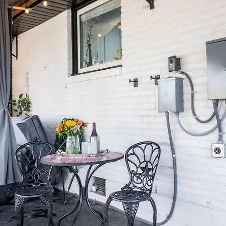 Holiday home Hot Tub, Ev, Minutes To Opry, Airport & Broadway *