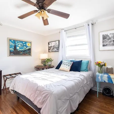 Holiday home Hot Tub, Ev, Minutes To Opry, Airport & Broadway Nashville