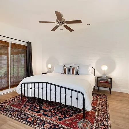 Holiday home Minutes To Opry, Airport & Broadway *