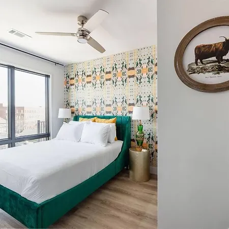 2 Side By Side Units, The Honky Tonk Party Pads, Parking Gym Pool * Nashville