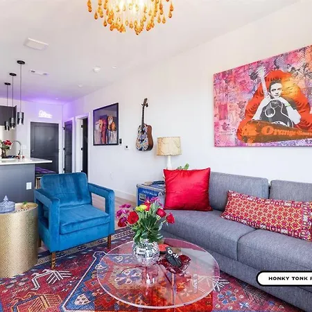 2 Side By Side Units, The Honky Tonk Party Pads, Parking Gym Pool Apartment Nashville