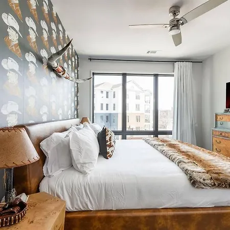 2 Side By Side Units, The Honky Tonk Party Pads, Parking Gym Pool Apartment Nashville