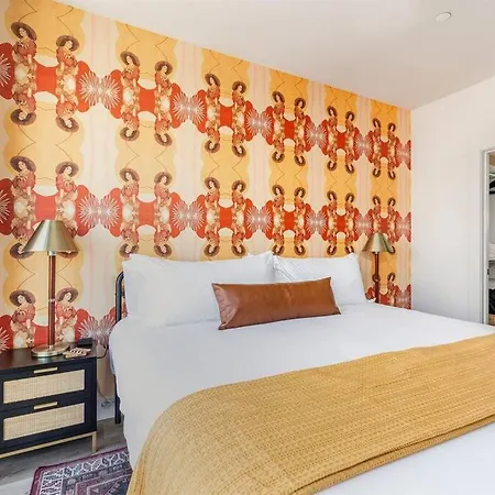 Apartment 2 Side By Side Units, The Honky Tonk Party Pads, Parking Gym Pool *
