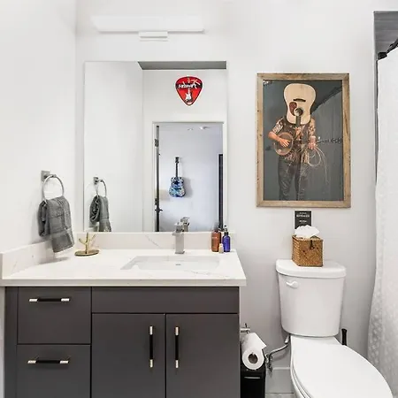 2 Side By Side Units, The Honky Tonk Party Pads, Parking Gym Pool Apartment