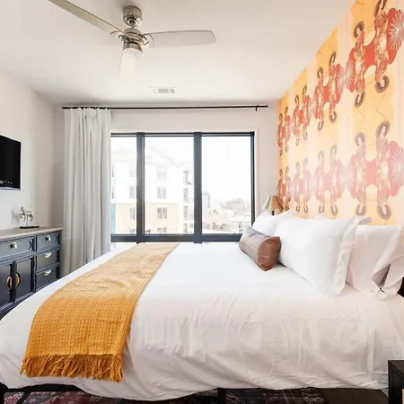 2 Side By Side Units, The Honky Tonk Party Pads, Parking Gym Pool Apartment *