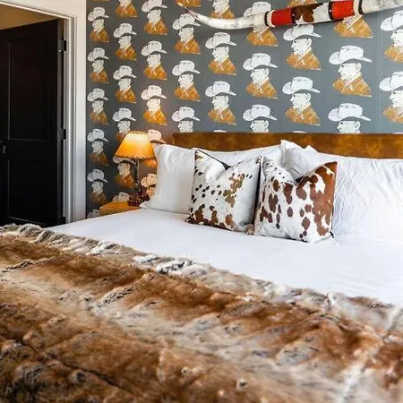 Apartment Downtown Midtown Vanderbilt, Honky Tonk Party Pad 2, Parking Gym Pool *