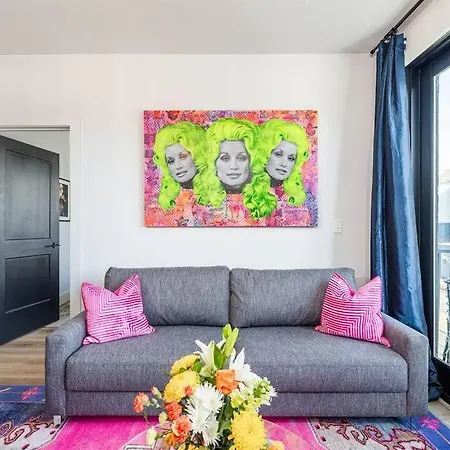 Apartment Downtown Midtown Vanderbilt, Honky Tonk Party Pad 2, Parking Gym Pool