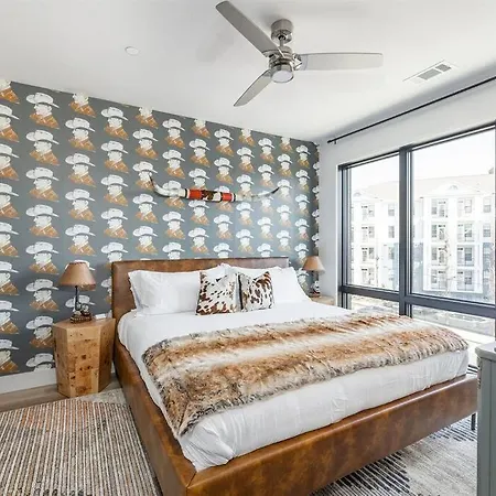 Downtown Midtown Vanderbilt, Honky Tonk Party Pad 2, Parking Gym Pool Apartment Nashville