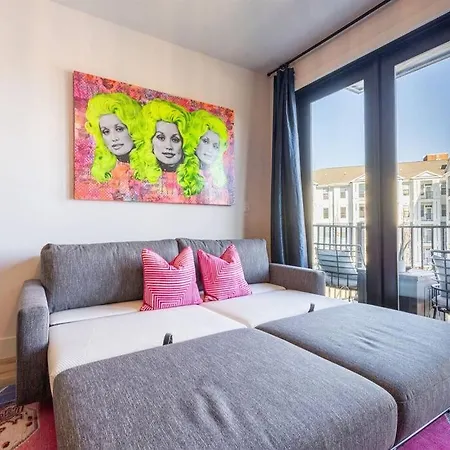Apartment Downtown Midtown Vanderbilt, Honky Tonk Party Pad 2, Parking Gym Pool Nashville