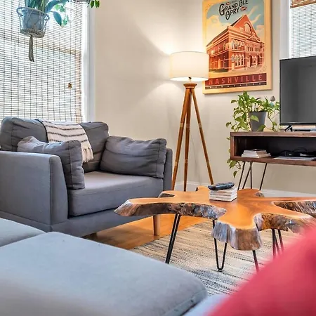 Prime East Nash Location - 5 Mins To Broadway Holiday home Nashville