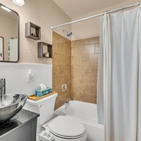 Holiday home Prime East Nash Location - 5 Mins To Broadway *