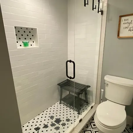 Holiday home 8 Minutes To Downtown! *