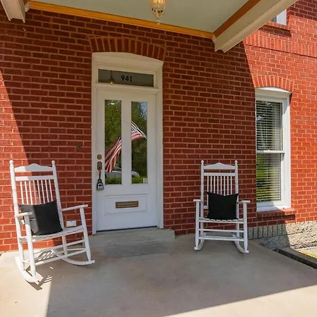 Summer End Sale Prime Location Holiday home