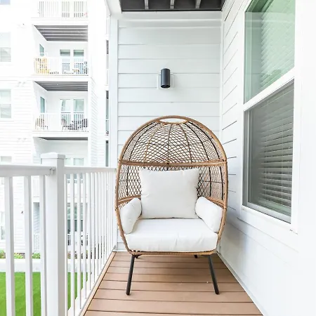Apartment Spacious City Center Apartment! Free Parking, Pet-friendly, High-speed Wi-fi! Nashville