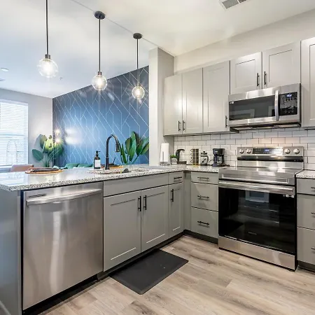 Apartment Spacious City Center Apartment! Free Parking, Pet-friendly, High-speed Wi-fi!