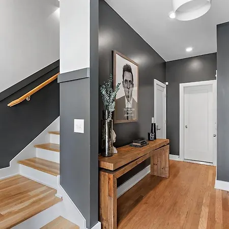 Holiday home Unwind In Opulence 4br 4ba Near Broadway