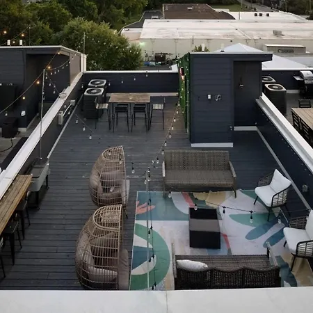 Rooftop, Game - Strawberry Wine & Tn Whiskey Holiday home Nashville