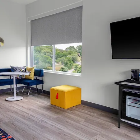 Aloft By Marriott Airport 3*