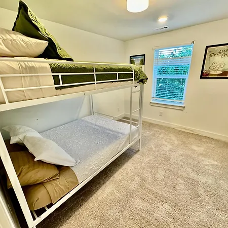 4br Game 6 Beds Family, Opry & Bway Holiday home Nashville