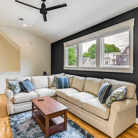 12 South Neighborhood: Home W/ Modern Flair! Nashville