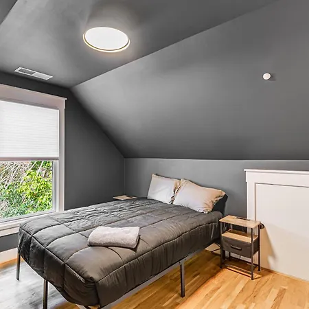 Holiday home 12 South Neighborhood: Home W/ Modern Flair!