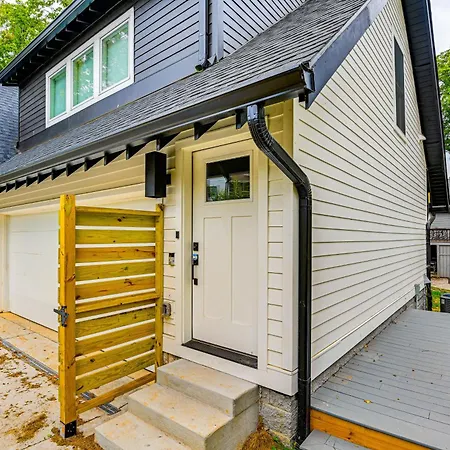 Holiday home 12 South Neighborhood: Home W/ Modern Flair! *
