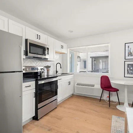 Apartment Vibes- Stay, Play, And Relax Unit 5b Apts