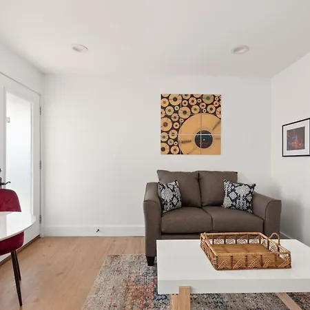 Apartment Vibes- Stay, Play, And Relax Unit 5b Apts *