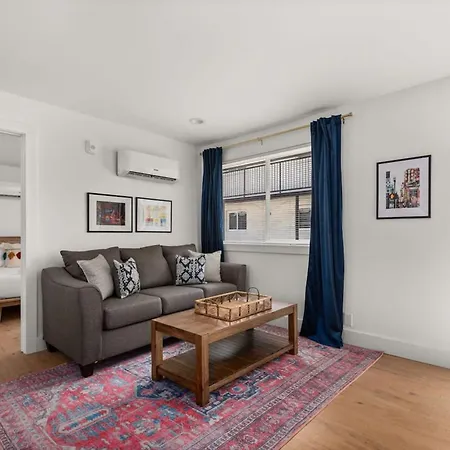 Living- A Stylish Escape Unit 6b Apts Apartment Nashville