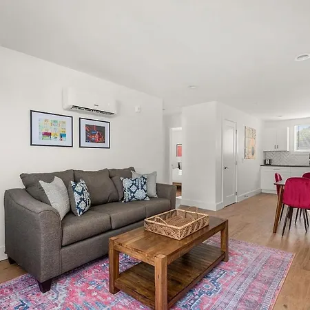 Apartment Chic Retreat In The Heart Of Unit #4a Apts Nashville