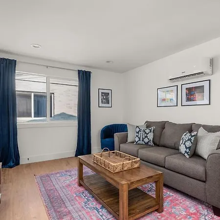 Chic Retreat In The Heart Of Unit #4a Apts * Nashville