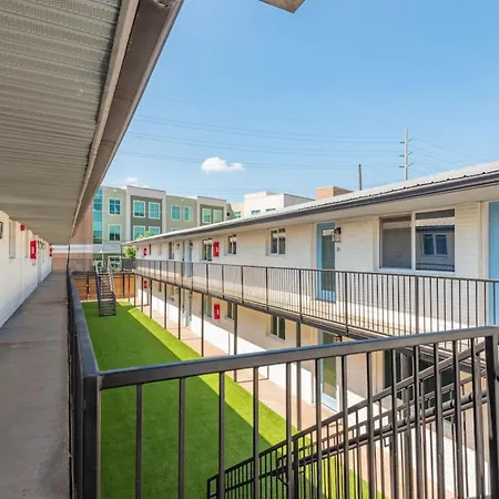Charming Getaway Unit 12b Apts Nashville