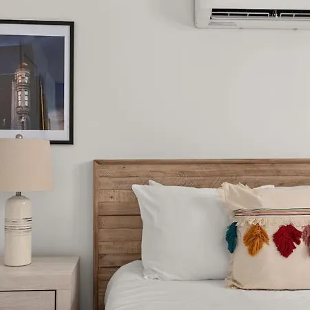 Modern Unit In Area Unit 10b Apts Apartment