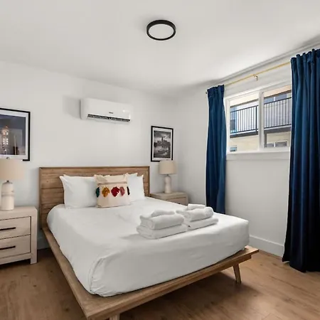 Modern Unit In Area Unit 10b Apts