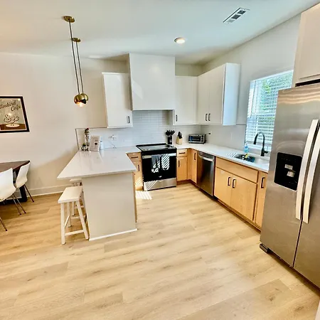 Two Rivers House Near Opryland, Sleeps 10 Game Holiday home Nashville