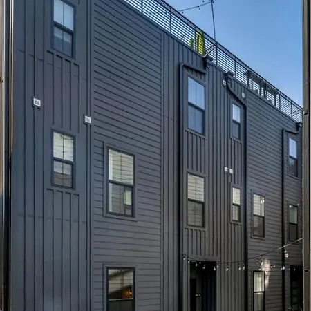 10 Min Drive Downtown, Roof Deck, Pet Friendly Holiday home Nashville